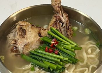 마당몰 3층 ‘오시계’ … 닭한마리·닭곰탕 전문주점
