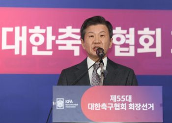 정몽규, 월드컵 앞두고 깜짝 사퇴…13년 만에야 사퇴선언