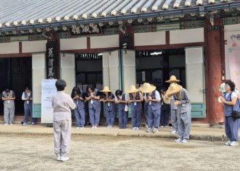 “주말에 현생 로그아웃합니다” … ‘멈춤’ 찾아 템플스테이