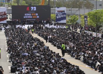 “6억 성과급은 반도체만?”…삼성전자 노조 탈퇴 러시 왜?