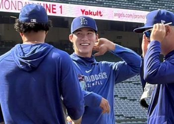 [석승환의 MLB]침묵의 클럽하우스 — 프리웨이 시리즈 2차전, 다저스에 15-2 완패