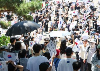 재투표 요구 확산 …시위대 갈수록 늘어 2만5000명