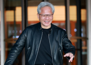 한국·대만은 갔는데 ..젠슨 황, ‘日 패싱’ AI 위기론 등장