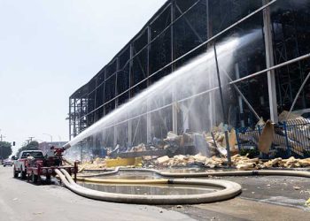 LA 보일하이츠 냉동창고 화재, 일주일 만에 완전 진화 …후유증 심각