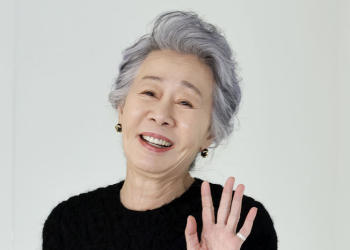 ‘첫 오스카’ 윤여정, 에미상 후보에도 올랐다