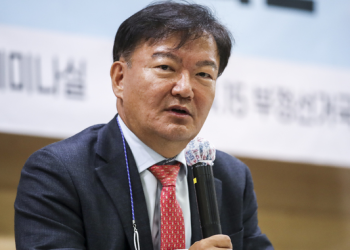 민경욱 전 의원, 부정선거 강연 도중 쓰러져 의식불명