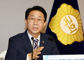 조정식 의장, 이재명 연임 개헌 시사 파장 … “내년 개헌 골든타임”