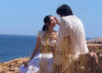 제니, 카이와 실제 연인 같은 스킨십…설레는 투 샷 공개