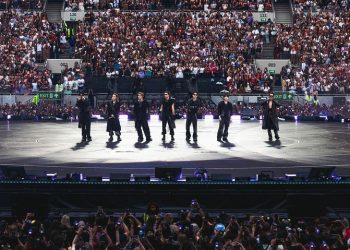 BTS ‘스윔’ 표절 입증 나선 미국인 교수, 누군가 보니 …