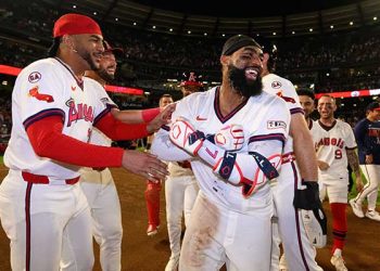 [석승환의 MLB] 조 아델의 워크오프, 에인절스에 짜릿한 승리를 안기다