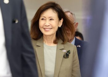 미셸 스틸 남편, 대사 외교일정에 왜 따라갔나 … “매우 이례적”