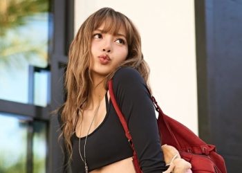 리사도 결국 사과…블랙핑크 10주년 잡음에 “정말 미안해”