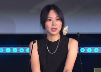 ‘로카르노 최고연기상’ 김민희, 아들 언급하며 ‘울컥’
