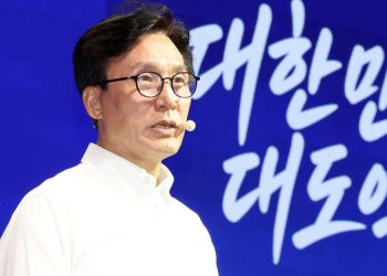 민주 지지율 30%대 추락 … 지난해 10월 이후 처음