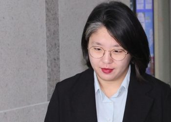 장관 지명 용혜인 ‘의원직 유지’ “국민 분노 유발” … “11억원때문에?”