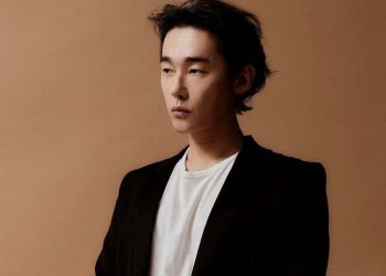 허지웅 “우리가 지지했던 인간들이 이 꼴 만들었다”