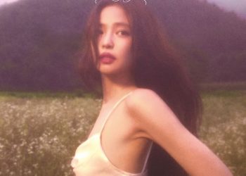 화려함 너머의 자아 응시 제니 ‘폴른 엔젤’ 기습 컴백