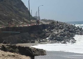 말리부 포인트 듐, 해안 붕괴 …해변 진입로 무기한 폐쇄