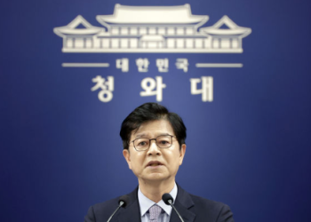 李 ‘임기 헌법제한’ 발언에 靑 “연임 불가능 해석”