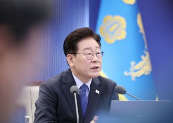 “레임덕 급행열차 멈출 수 있을까” … 18일 대국민 기자회견 예고