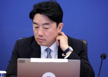 ‘인사 책임’ 강훈식 사의 … 李 “아직 결정 못해”