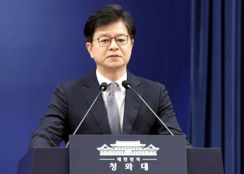 청와대, ‘거짓말’ 젤렌스키에 분노 폭발 … 공식사과 요구