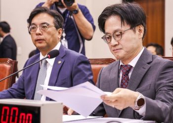한국”LNG 사업 투자, 상업적 합리성 따져 최종 결정할 것”