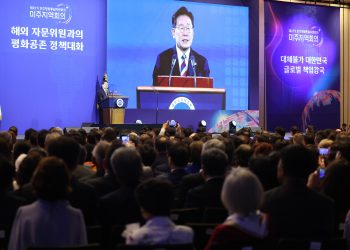 이 대통령, 미주 민주평통서 ‘전작권 환수’ 천명
