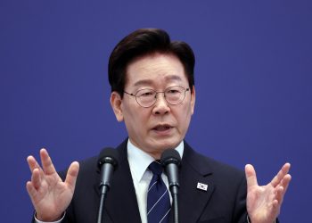 이 대통령 “연임 생각 전혀 없다…공소취소 조항 삭제 바란다… 전쟁개입 파병은 없다 “