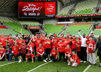 49ers 멜버른 도착…9월 11일 램스와 NFL 시즌 개막전