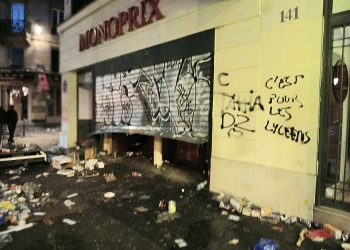 파리 몽테뉴 명품거리 쑥대밭 … 상점 3,000곳 초토화