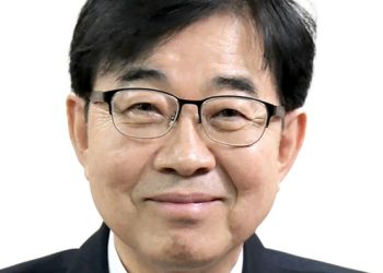 “누구 빽으로 그 자리 갔나”…김어준 처남, 국감서 뭇매