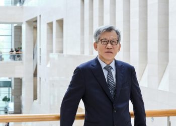 ‘친일파 글씨’ 전시 파문…유홍준 국중박 관장 사임