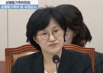 한국 여성도 군대 가나…성평등장관 “여성징병제 검토 필요”
