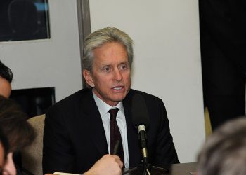 ‘원초적 본능’ 마이클 더글라스, 충격의 불륜 고백